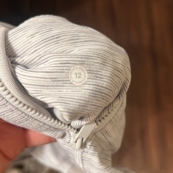 Lululemon Define full zip jacket - Picture 13 of 13